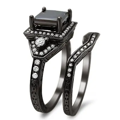 black diamond ring- solitaire vs regular diamonds