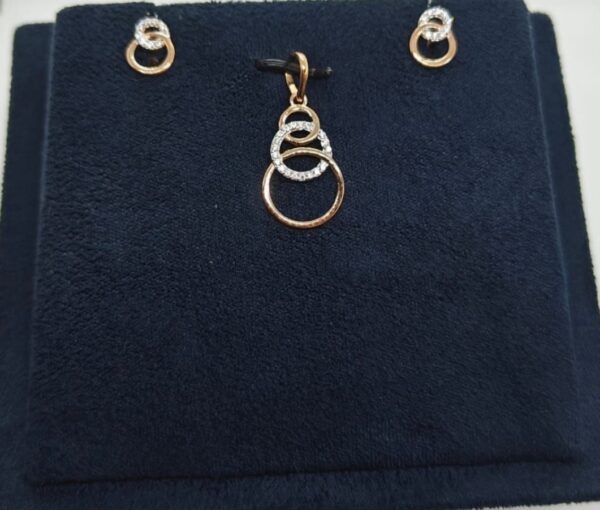 overlapping ring structure pendant set - 3 rings Overlapping ring structured pendant set